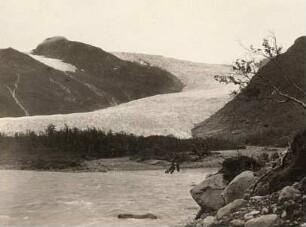 Norwegen. Svartisengletscher. Gletscherzunge Fondalsbra