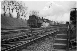 Hechingen, Ausfahrt der Bundesbahnloks der Baureihe 64 und 38