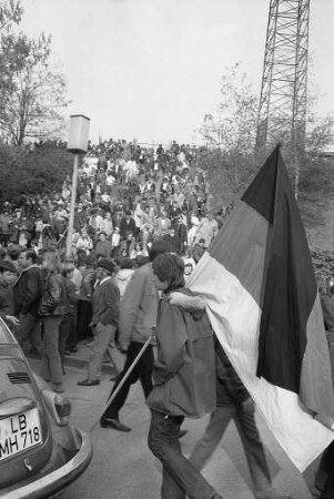Fußball-Länderspiel der englischen Schüler-Nationalmannschaft gegen eine deutsche Schülerauswahl im Wildparkstadion