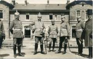 Hindenburg und Ludendorff mit Offizieren