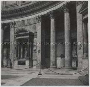 Rom, Pantheon, Grab des Malers Raffael