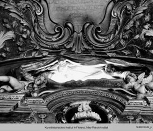 Stuckdekoration der Biblioteca Riccardiana : Schriftband tragende Putti