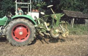 Fotografie: Drillkombination, Kastendrillmaschine, Rüttelegge