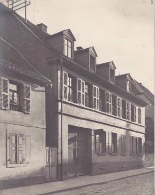 Pariserstr. 11. zerstört. Bürgerhaus