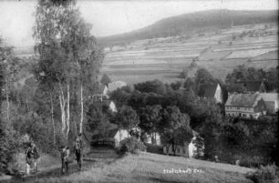 Auf dem Weg zur Feldarbeit am Hanse-Mannel : Hintergrund: der Glösenstein