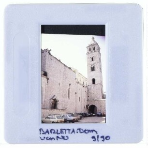 Barletta, Dom : Außenansicht, von Nordosten, mit Glockenturm