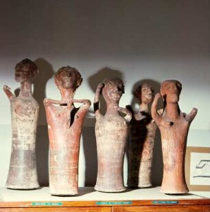 Idole aus der Unterstadt von Mykene : Nauplion (Nauplia). Archäologisches Museum. Idole aus der Unterstadt von Mykene, 13. Jh. v. Chr., Fundort: Haus der Idole
