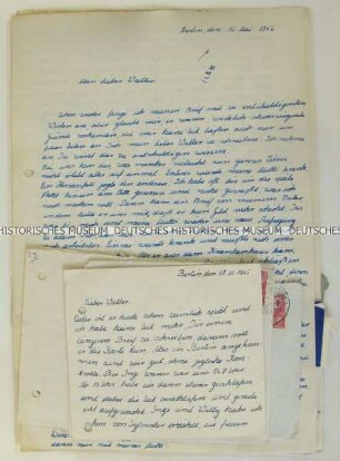 Serie von 10 Briefen und einer Postkarte von einer Freundin an den Journalisten Walter Timpe während seiner Haft in der JVA Wolfenbüttel
