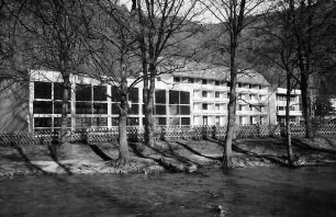 Staufen: Haus Münstertal; außen; Vordergrund Neumagen