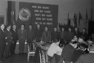 [SED-Parteiversammlung]