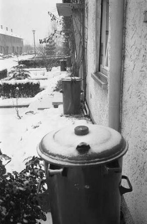 Neue Mülltonnen im Rahmen der staubfreien Müllabfuhr.