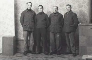 Kriegsgefangene in Roßwein : Vier kriegsgefangene Franzosen (Gruppe Dubois)