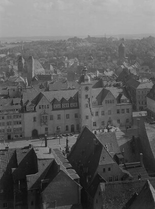 Freiberg. Blick vom Petriturm auf Obermarkt mit Rathaus und Stadt