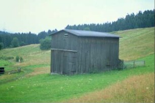 Scheune auf der Wiese