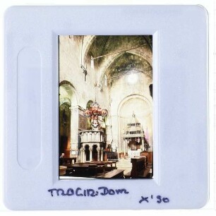 Trogir, Kathedrale hl. Laurentius : Innenansicht in Richtung Chorraum mit Altar, Kanzel, Ziborium