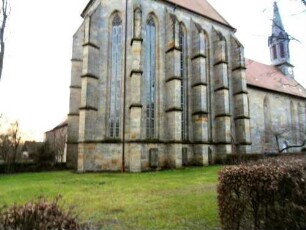 Ansicht von Nordosten mit Hochchor (Jahr 1320-50) und Langhaus (überarbeitet bis 1380) in Übersicht 29122012