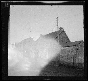 [Bailleul-Sir-Berthoult (Dep. Pas-de-Calais, Frankreich):] Quartier [des Leutnants Josef Brennfleck]
