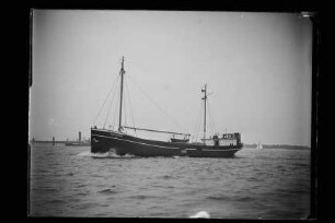 Siegfried Brey ex Prompt ex Edit ex Corrie ex Baltic II (1922), Kapitän Walter Brey, Bützfleth
