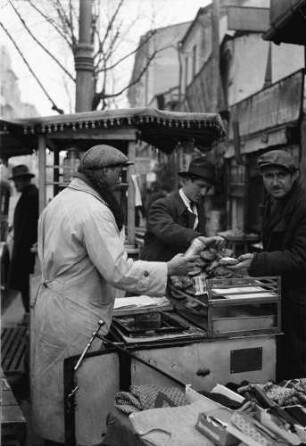 Bukarest, Straßen- und Marktleben in Bukarest: Pfannkuchenverkäufer