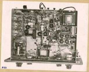 Allstrom-Fernsehempfänger, Ansicht von unten; Foto 1953
