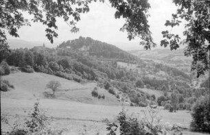Lindenfels: Blick auf Burg Lindenfels, von der Straße