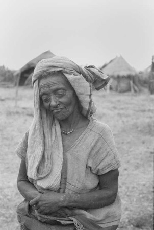 Frau der Arsi-Oromo : Portrait einer Frau der Arsi-Oromo auf einem Hochplateau (2600m).