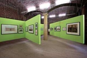 Ausstellung »Architekturbilder. 125 Jahre Architekturmuseum der Technischen Universität Berlin«. 2.7.-15.10.2011, Musterraum der Bauakademie, Berlin: Ausstellungsfoto