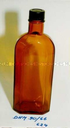 Leere Glasflasche mit Schraubverschluss