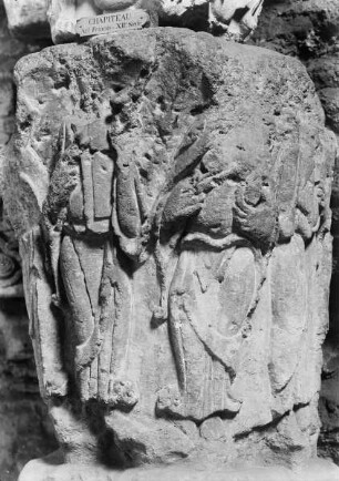 Kapitell aus dem Kirchenschiff von Saint-Germain-des-Prés: Stehende Figuren