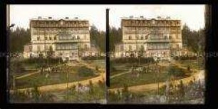Hotel Rixy in einer Parkanlage