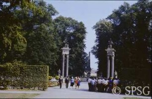 Potsdam, Park Sanssouci, Östlicher Lustgarten, Obeliskportal.