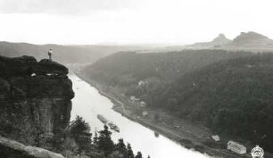Sächsische Schweiz. Elbtal bei Hirschmühle. Blick vom Elbleitenweg nach Südost ins Elbtal (aufwärts)