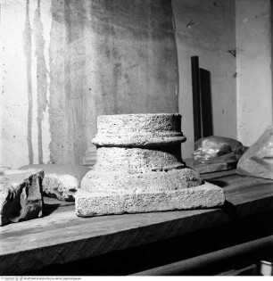 Fragment eines toskanischen Kapitells