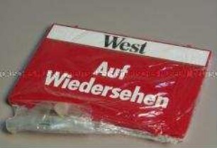 Schild (originalverpackt) für Tabakladen mit Werbeaufdruck für "West"-Zigaretten