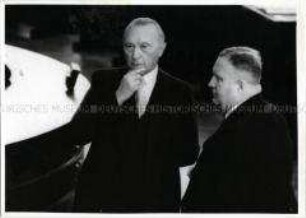 Stimmauszählung bei der Wahl Konrad Adenauers zum Bundeskanzler