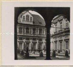 Der im venezianischen Palasthofstil erbaute Grottenhof der herzöglichen Residenz