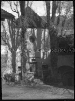 Turm in einem Dorf