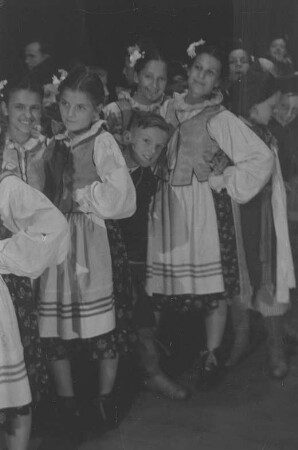 Kinderensembles aus Polen und Bulgarien : Auftritt von Volkstanzgruppen