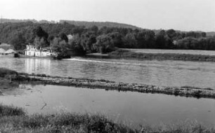 Klipphausen-Constappel. Blick über die Elbe zum Elbschlößchen bei Gauernitz und auf die Mündung des Saubaches