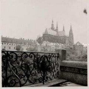 Das hunderttürmige Prag, Prager Burg
