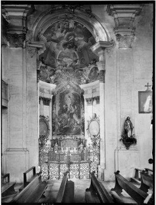 Meßkirch Katholische Stadtkirche Sankt Martin Nepomuk Kapelle Altar mit Vision des heiligen Nepomuk von Cosmas Damian Asam (um 1739)