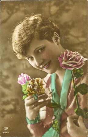 [Porträt einer Frau mit Blumen]