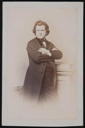 Porträt Rudolf Fallenbach (1826-1875; Schauspieler). Albuminabzug auf Karton (Carte-de-visite mit Atelieraufdruck verso)