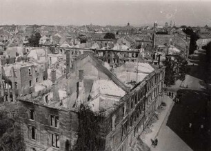 Zerstörungen Zweiter Weltkrieg. Sophienstraße/Ecke Reinhold-Frank-Straße (Westendstraße)