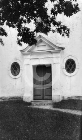 Portal der evangelischen Kirche (?) Wohlfahrt