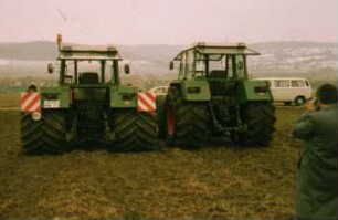 Fotografie: Traktor, Reifen, Terrareifen, Antriebs- und Anbausystem