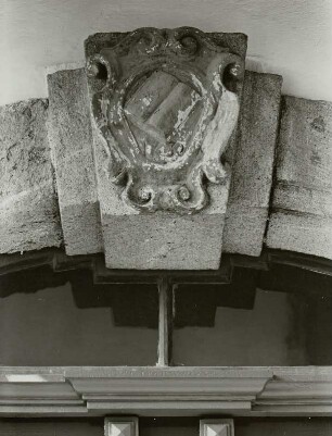 Schlussstein des Portals