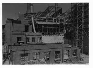 Industrie-Kraftwerk. Zerstörtes Kesselhaus I, Südseite : Lauta (Niederlausitz). Industrie-Kraftwerk. Zerstörtes Kesselhaus I, Südseite