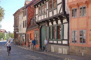 Quedlinburg - Fachwerkhäuser : Sanierte Häuser in der Altetopfstraße Quedlinburg, aufgenommen 2006