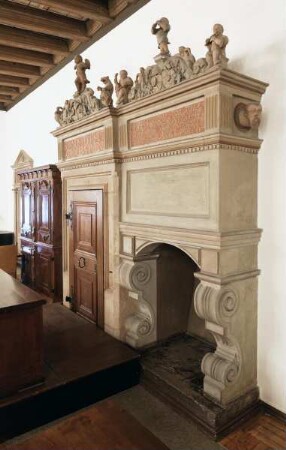 Portal zum Bürgermeisterzimmer, Kaminportal
